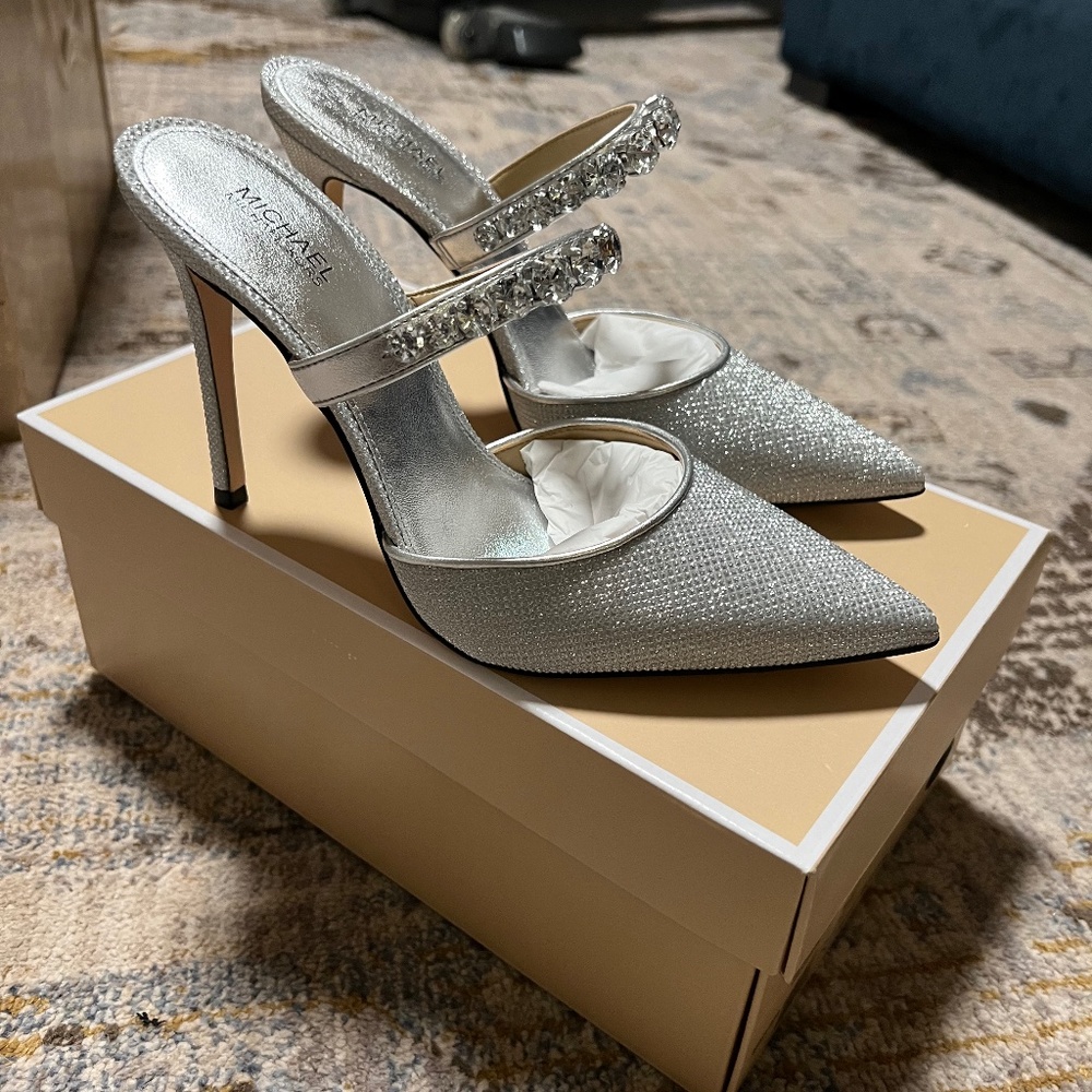 Heels - Picture 2 of 3